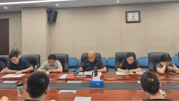 對(duì)標(biāo)先進(jìn)找差距 整改提升促發(fā)展——農(nóng)墾中心第二黨支部召開黨員（擴(kuò)大）會(huì)議